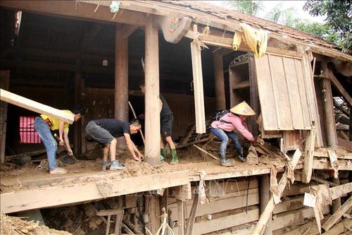 Đợt lũ lịch sử gây hậu quả nặng nề cho các xã phía Tây Nghệ An