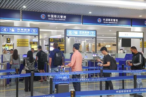 Trung Quốc miễn thị thực cho công dân 75 nước