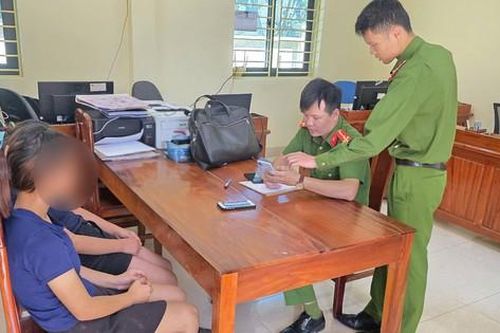 2 bé gái 13 tuổi lên xe ô tô màu trắng đi khỏi địa phương, gia đình vội báo công an