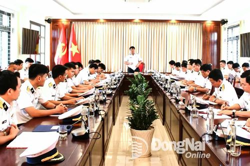 Phó Tư lệnh Vùng 2 Hải quân kiểm tra các hoạt động bảo vệ nhiệm vụ A80 tại Đồng Nai
