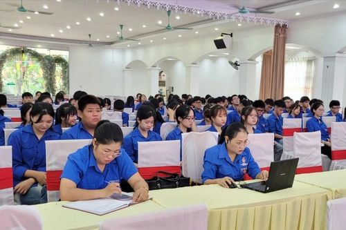 Hội nghị tập huấn nâng cao năng lực cho đội ngũ cán bộ làm công tác tuyên truyền về giảm nghèo