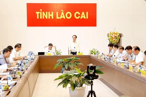 Cần chú trọng hơn nữa việc bồi dưỡng, phát huy đội ngũ trí thức tại chỗ, nhất là trí thức là người dân tộc thiểu số, đội ngũ cán bộ khoa học trẻ, phụ nữ, trí thức trẻ công tác ở vùng cao