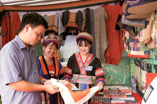 Đòn bẩy giúp phụ nữ phát triển