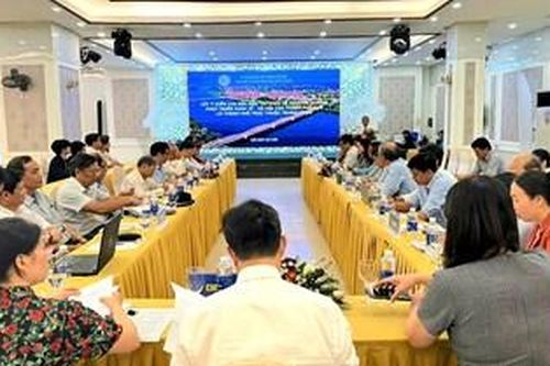 Lấy ý kiến của đội ngũ trí thức về phương hướng phát triển kinh tế - xã hội