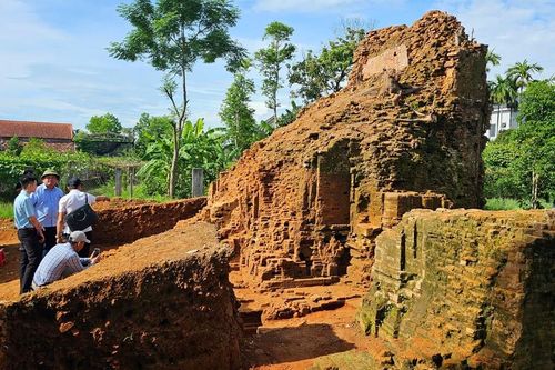 Thống nhất chủ trương tiếp tục khai quật di tích Tháp đôi Liễu Cốc