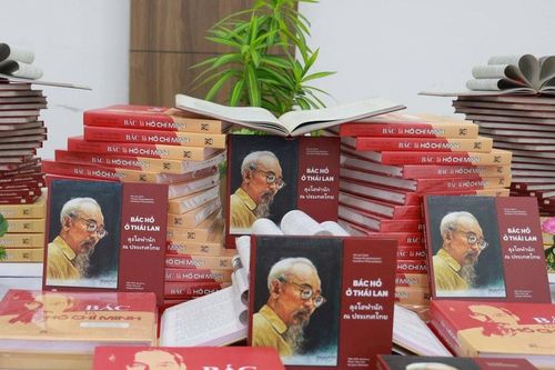 Nhà xuất bản Giáo dục Việt Nam ra mắt 2 cuốn sách về Chủ tịch Hồ Chí Minh