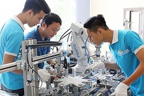 Thị trường lao động đang thừa lượng, thiếu chất