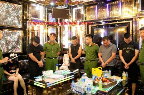 Ninh Bình: Khởi tố 20 đối tượng 'bay lắc' tại quán Karaoke