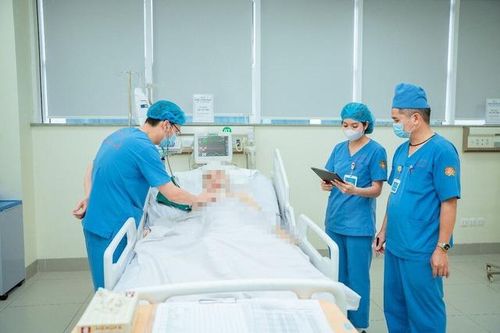 Chạy đua cứu sống thai phụ 20 tuần bị chấn thương sọ não nặng