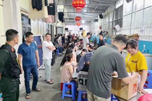 'Săn' thiếu nữ qua mạng