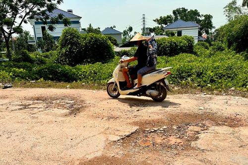 Quảng Ninh: Mượn đường thi công, chậm hoàn trả khiến dân khốn khổ