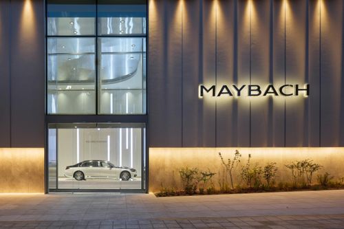 Ra mắt showroom Mercedes-Maybach đầu tiên trên thế giới