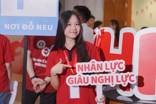 Đại học Kinh tế Quốc dân đưa tiếng Anh thành ngôn ngữ thứ hai