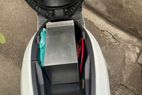Độ pin xe máy điện - coi chừng lợi bất cập hại