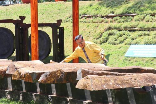 Ðàn đá - 'sợi dây' kết nối truyền thống