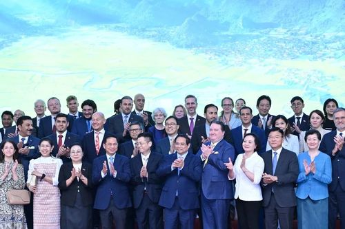 Thủ tướng Phạm Minh Chính thông tin về sắp xếp tổ chức bộ máy và đơn vị hành chính tới Đoàn ngoại giao tại Việt Nam