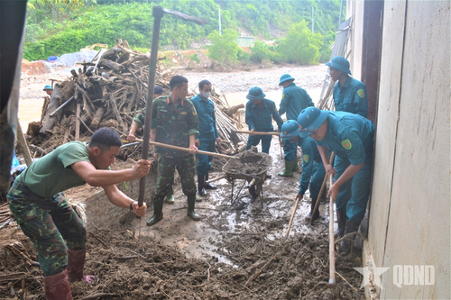 Tăng sức người, sức của giúp nhân dân vùng lũ