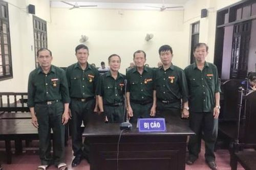 Xét xử lại vụ án 6 cựu chiến binh đi tù về tội 'Hủy hoại rừng' do phát dọn rừng sản xuất để trồng cây gây quỹ