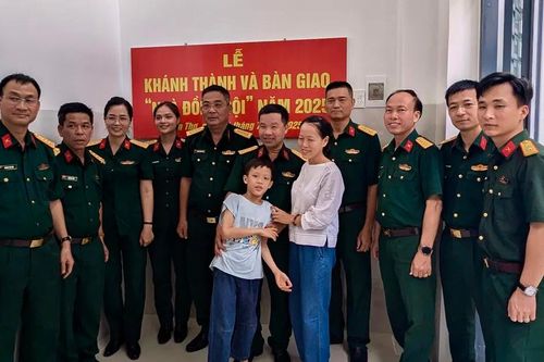 Bàn giao nhà đồng đội cho quân nhân Cục 12 - Tổng cục 2 (Bộ Quốc phòng)