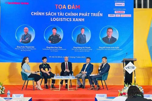 Doanh nghiệp logistics chuyển đổi xanh từ sức ép của bên cho vay
