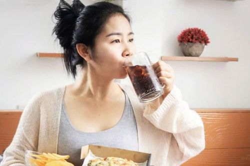 Giải mã nỗi lo tăng cân vì ăn sau 8 giờ tối