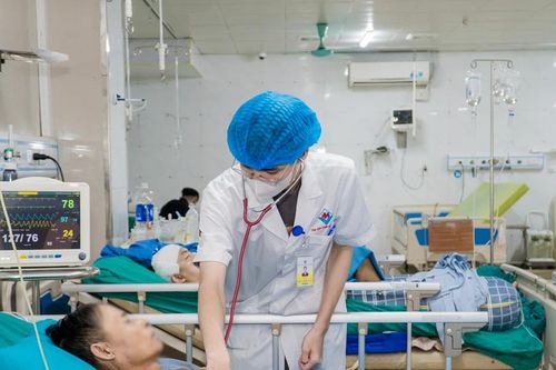 Cứu người đàn ông vỡ khối u gan gây mất máu cấp