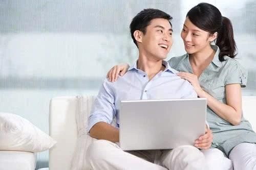 Vợ chồng cùng nghề, hiểu nhau chưa chắc đã dễ sống