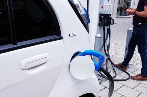 Xe xăng, dầu có nguy cơ cháy cao gấp 60 lần xe điện