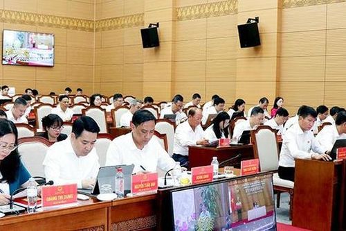 Thông qua nghị quyết hỗ trợ cán bộ đến công tác tại trung tâm hành chính mới của Lào Cai