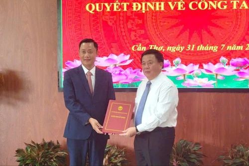 Trao quyết định bổ nhiệm Giám đốc Học viện Chính trị khu vực IV