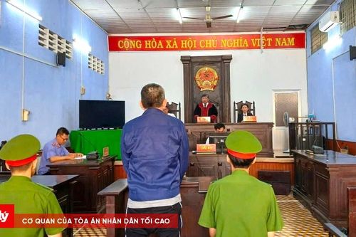 Lẻn vào nhà không khóa cửa để trộm xe máy