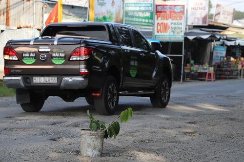 Cảnh tượng không nên có trên đoạn quốc lộ dài 13km, rộng 7m
