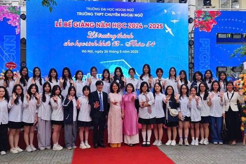 Một lớp giành 13 học bổng toàn phần của Chính phủ Trung Quốc