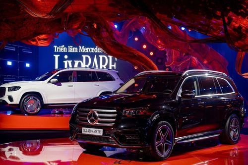 Nhìn lại loạt ô tô mới vừa ra mắt trong tháng 7: Xe sang tiền tỷ 'chiếm sóng'