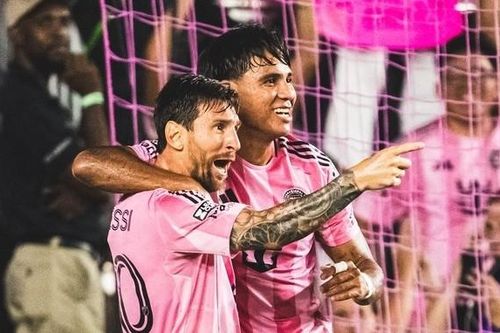 Messi cùng Inter Miami thắng kịch tính mừng De Paul ra mắt