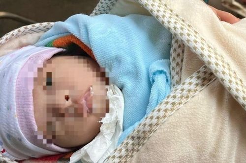 Bé gái sơ sinh bị bỏ rơi trước nhà dân ở Đà Nẵng, thư tay tiết lộ lý do bất ngờ