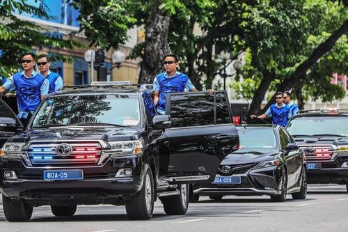 Ngắm dàn xe đặc chủng của lực lượng cảnh vệ luyện tập trên phố Hà Nội