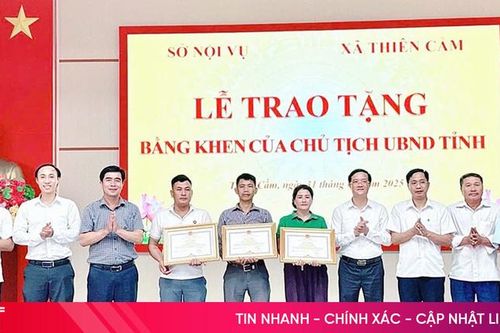 Khen thưởng 3 công dân cứu người trong vụ tàu chìm ở biển Thiên Cầm