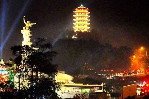 Trăng nơi Đồng Lộc