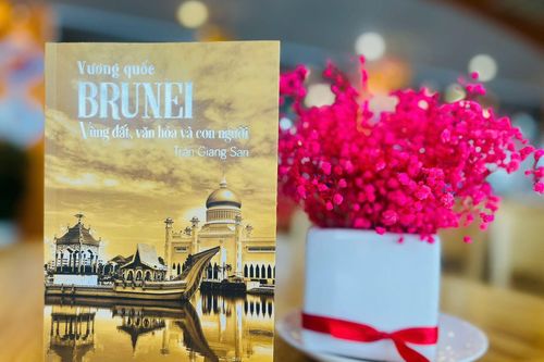 Ra mắt sách du ký viết về vùng đất, văn hóa và con người Brunei