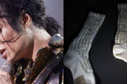 Chiếc tất cũ của Michael Jackson được bán với giá hơn 8.800 USD