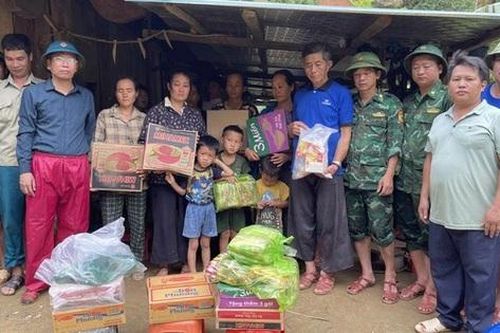 Thiện nguyện vùng lũ
