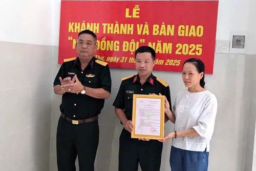 Bàn giao nhà đồng đội cho quân nhân Cục 12, Tổng cục 2