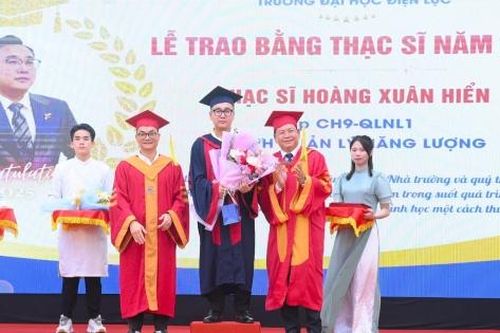 Trường Đại học Điện lực trao bằng tốt nghiệp cho hơn 900 học viên, sinh viên