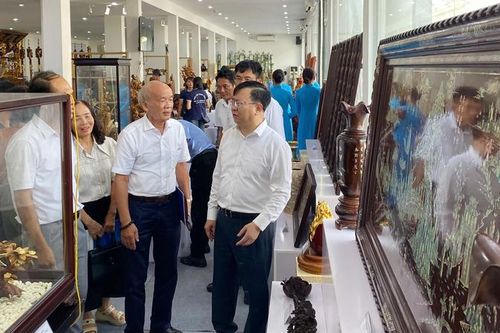 Hà Nội: Xúc tiến, quảng bá tinh hoa sơn mài, khảm trai, đồ gỗ điêu khắc