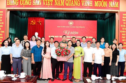Báo và phát thanh, truyền hình Tuyên Quang chúc mừng Ngày truyền thống ngành Tuyên giáo của Đảng