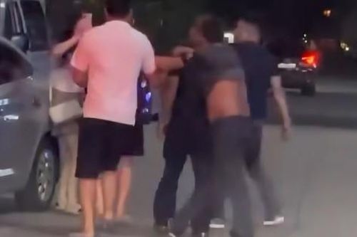 Xác minh vụ nhóm đàn ông sàm sỡ, hành hung phụ nữ trước cửa quán karaoke ở Quảng Ninh