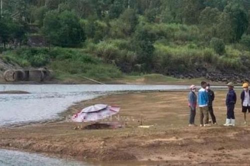 Nghệ An: Ba nữ sinh chết đuối thương tâm khi tắm hồ Vực Mấu