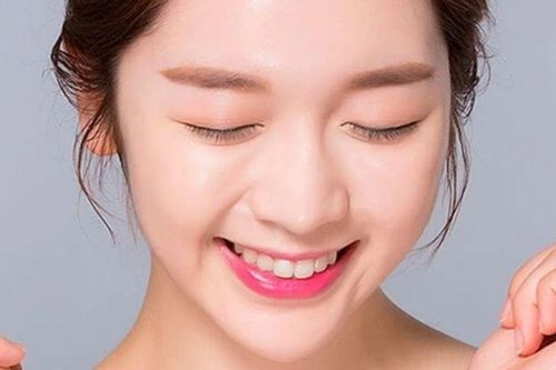 Chăm sóc da khỏe: Xu hướng làm đẹp bền vững của phụ nữ hiện đại