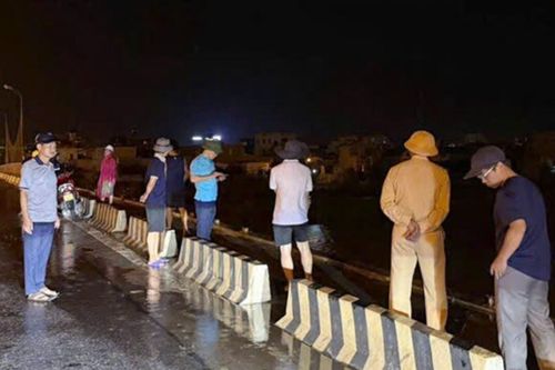 Xử lý sự cố nghiêm trọng do giông lốc tại cầu Thái Bình